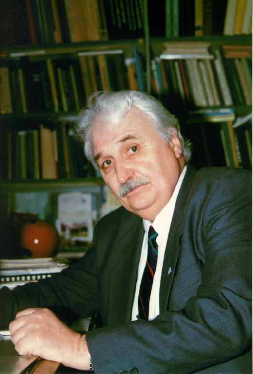 Анатолий
